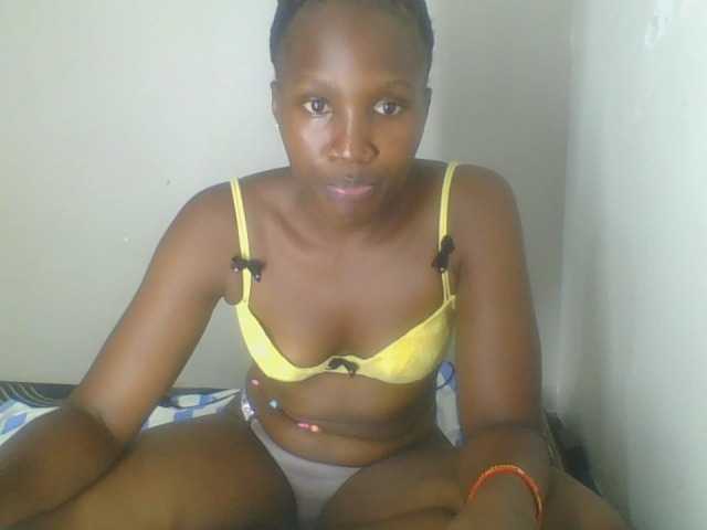 Smilingbeibylove live cam on BongaCams
