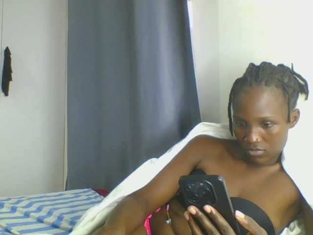 Smilingbeibylove live webcam show