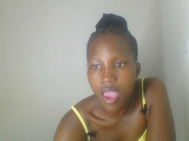 Smilingbeibylove live cam on BongaCams