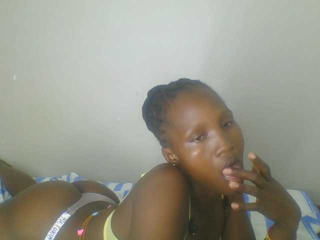 Smilingbeibylove live cam on BongaCams