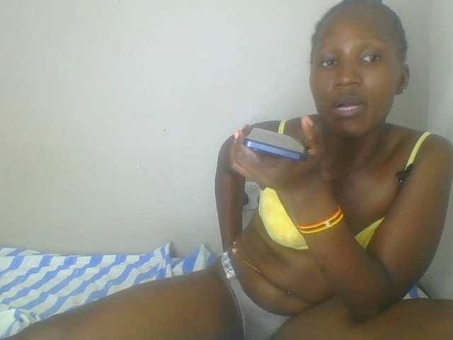 Smilingbeibylove live cam on BongaCams