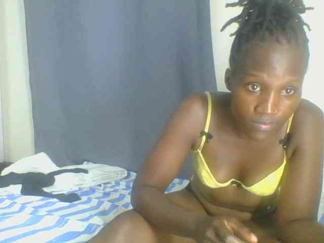 Smilingbeibylove webcam