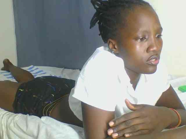 Smilingbeibylove webcam