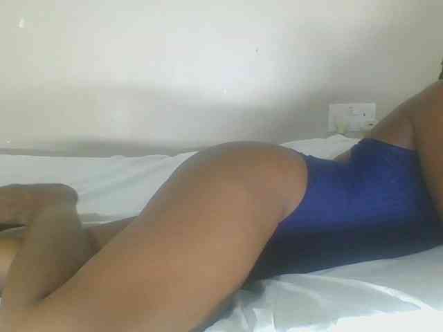 Smilingbeibylove webcam