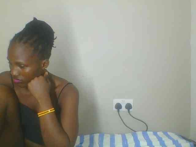 Smilingbeibylove webcam