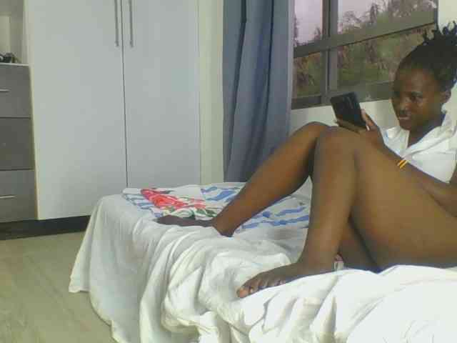 Smilingbeibylove webcam