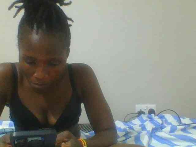 Smilingbeibylove webcam