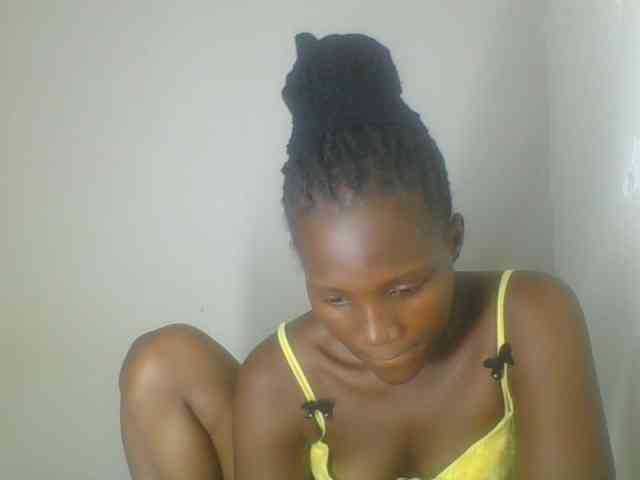 Smilingbeibylove webcam