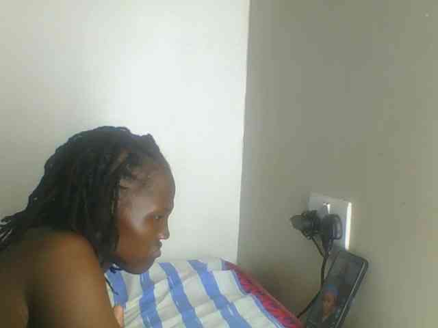 Smilingbeibylove webcam