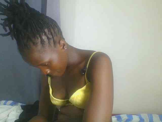 Smilingbeibylove webcam