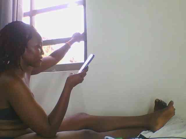 Smilingbeibylove webcam