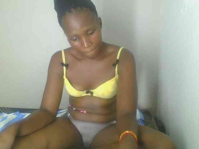 Smilingbeibylove webcam