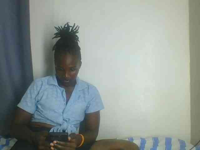 Smilingbeibylove webcam
