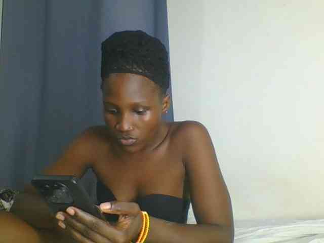 Smilingbeibylove webcam