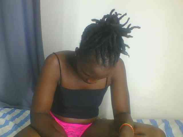 Smilingbeibylove webcam