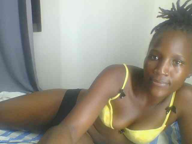 Smilingbeibylove webcam