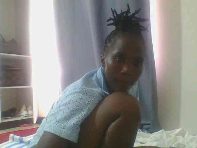 Smilingbeibylove webcam