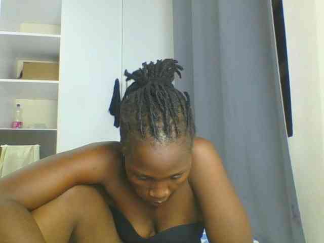 Smilingbeibylove webcam