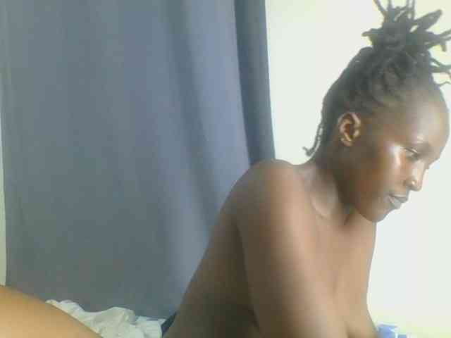 Smilingbeibylove webcam