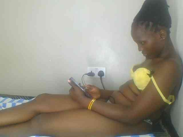 Smilingbeibylove webcam