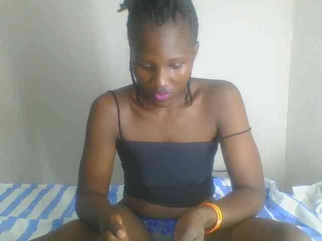 Smilingbeibylove webcam