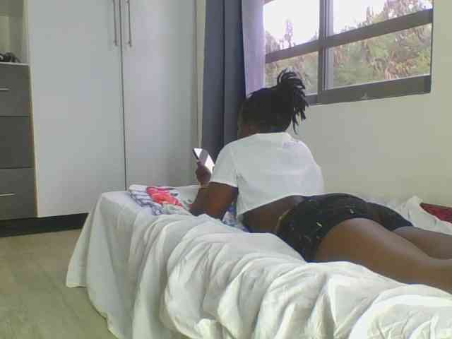 Smilingbeibylove webcam
