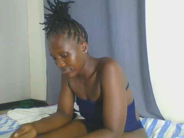Smilingbeibylove webcam