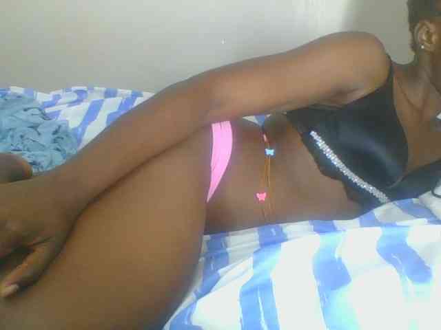 Smilingbeibylove webcam