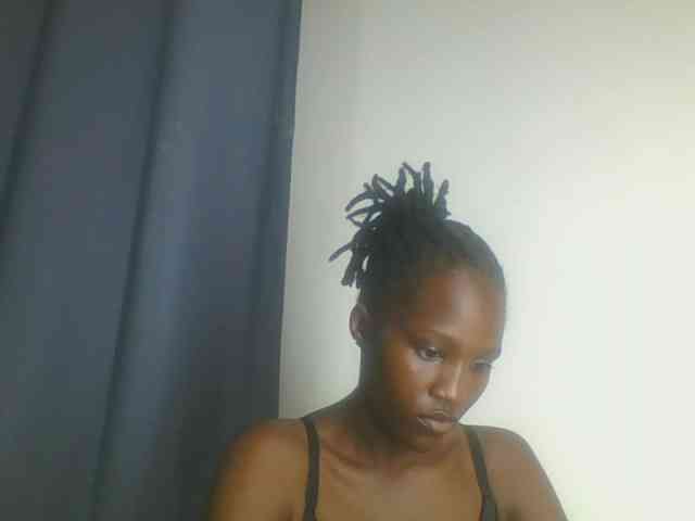 Smilingbeibylove webcam