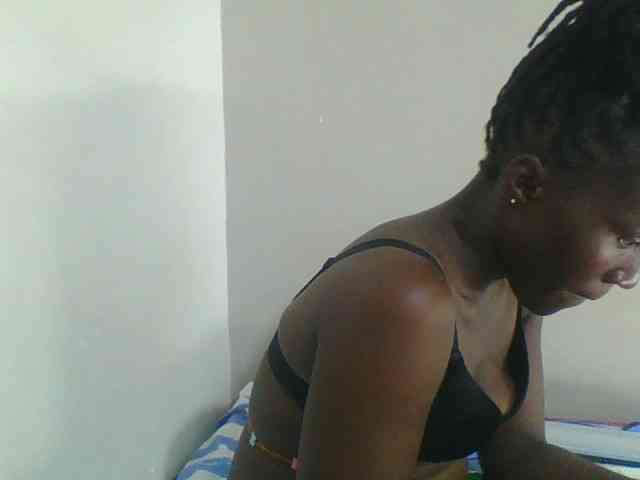 Smilingbeibylove webcam