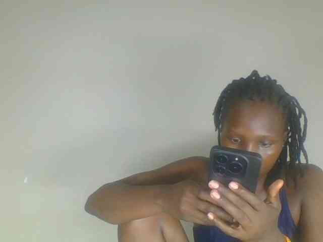 Smilingbeibylove webcam