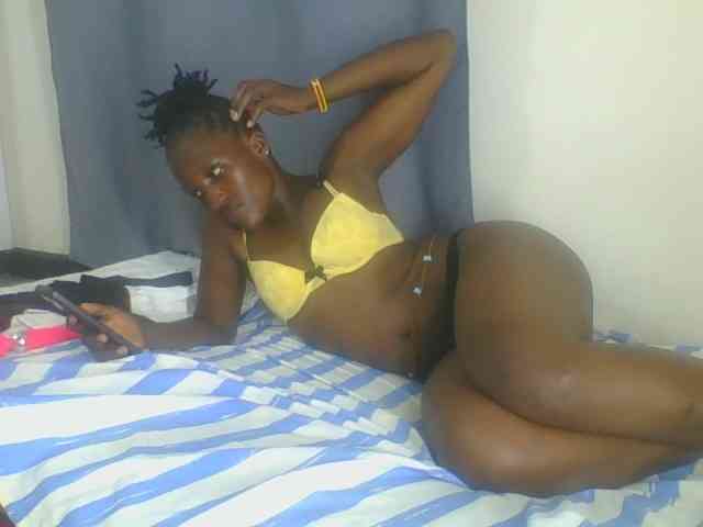 Smilingbeibylove webcam