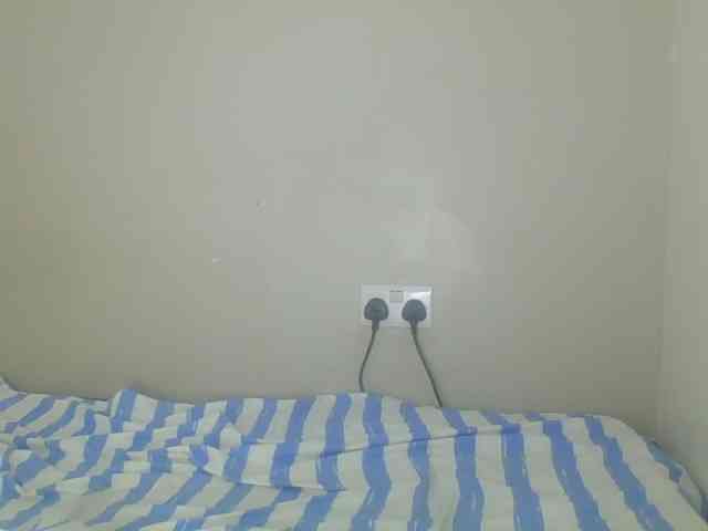 Smilingbeibylove webcam