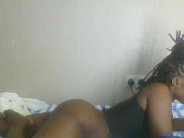 Smilingbeibylove webcam