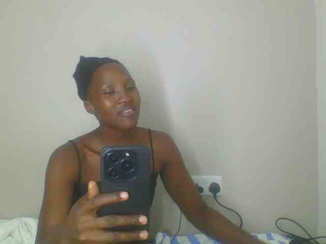 Smilingbeibylove webcam