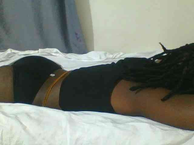 Smilingbeibylove webcam
