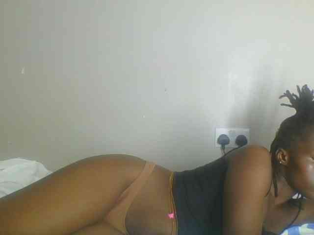 Smilingbeibylove webcam