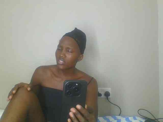 Smilingbeibylove webcam