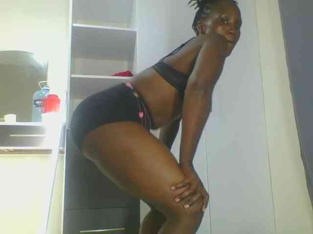 Smilingbeibylove webcam