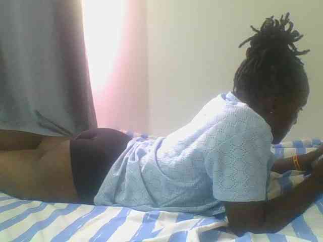 Smilingbeibylove webcam
