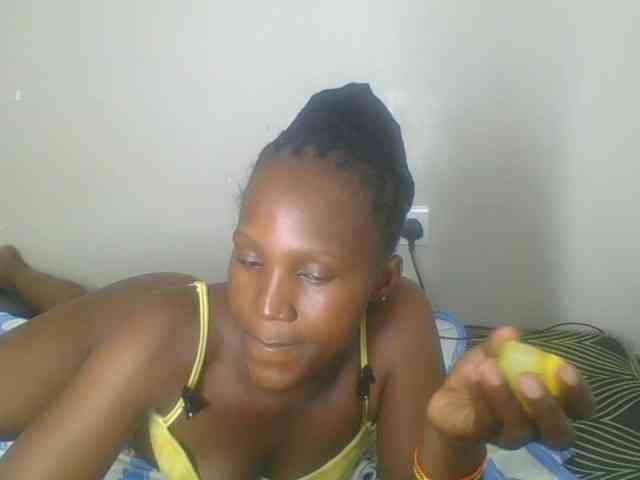 Smilingbeibylove webcam