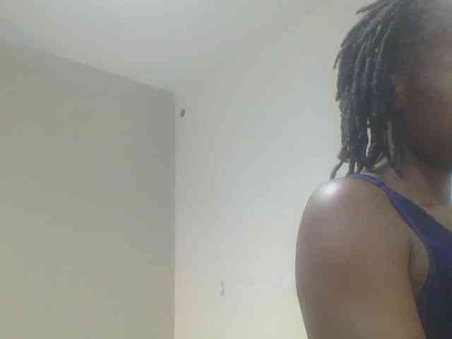 Smilingbeibylove webcam