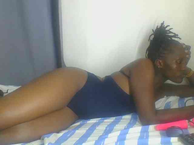 Smilingbeibylove webcam