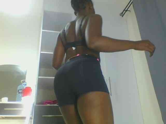 Smilingbeibylove webcam