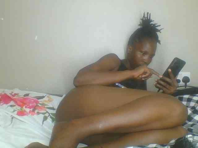 Smilingbeibylove webcam