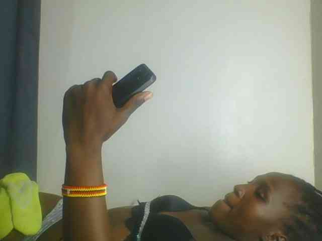 Smilingbeibylove webcam