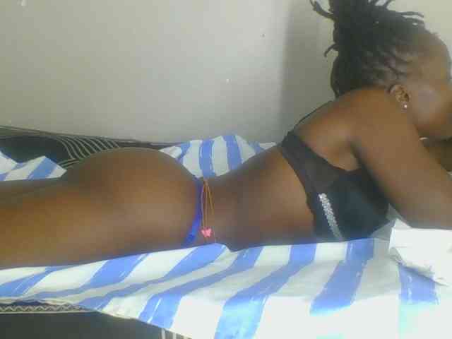 Smilingbeibylove webcam