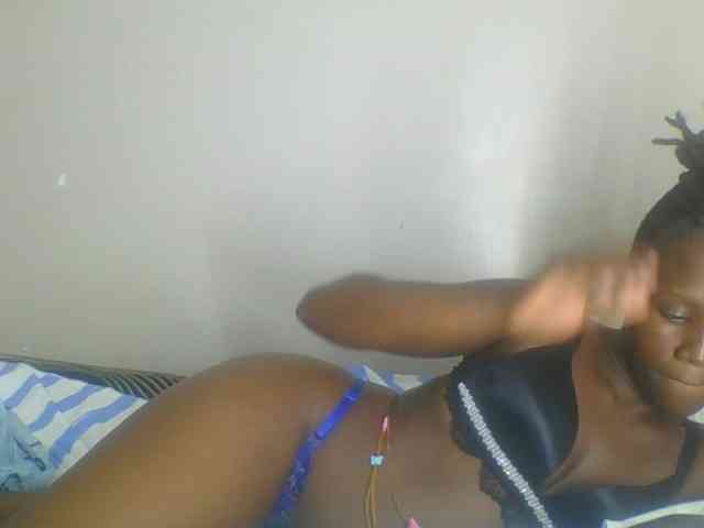 Smilingbeibylove webcam