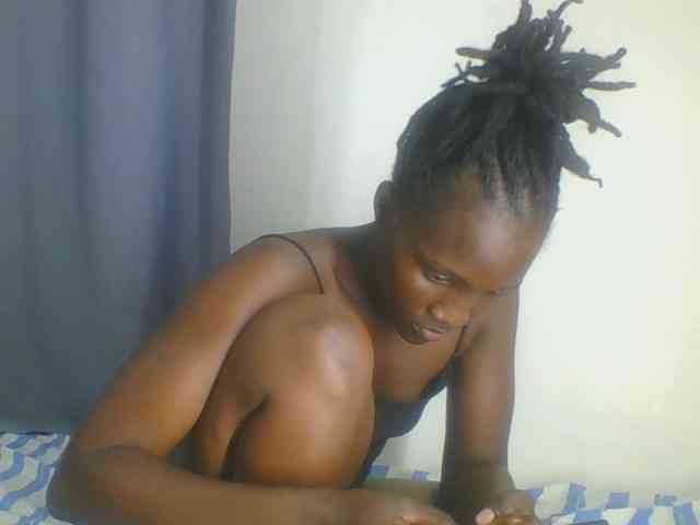 Smilingbeibylove webcam