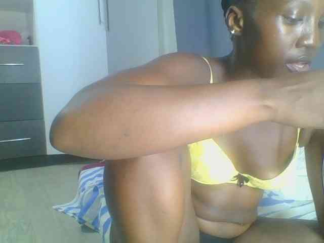 Smilingbeibylove webcam